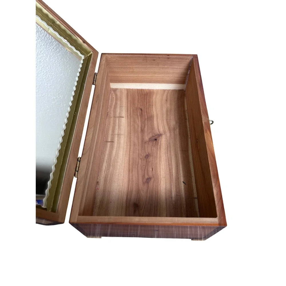N/A elegant cedar